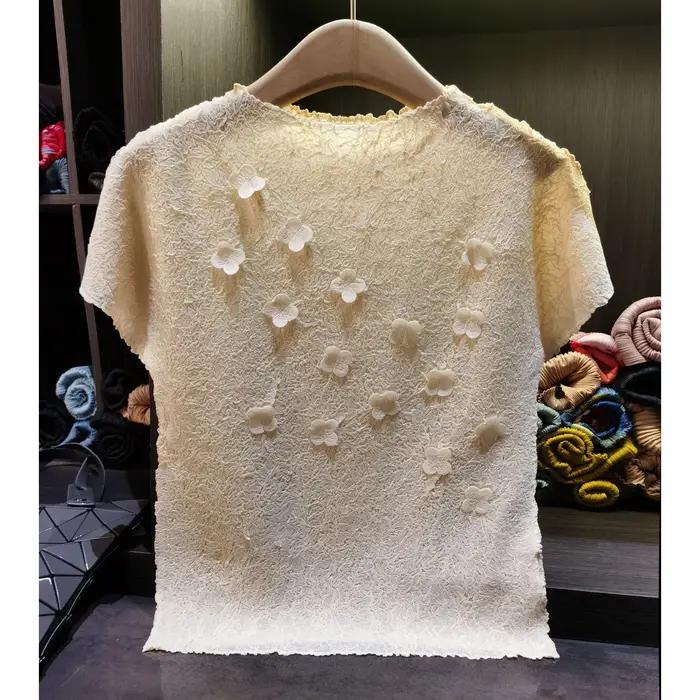 T-shirt plissé Miyake 2026 Nouveau motif floral 3D Couleur unie Manches courtes Simple Décontracté Léger Extensible Haut pour femme Vêtement sans repassage