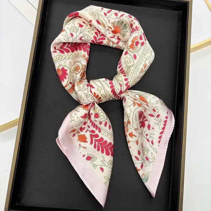 Foulard en soie florale rose 70cm pour femmes
