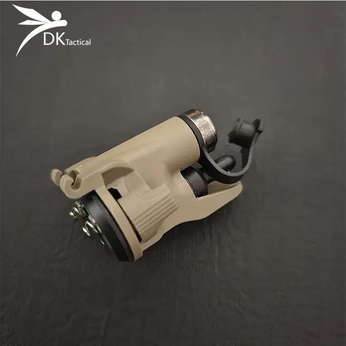 Lampe torche tactique X400 X300 pour pistolets interrupteur double télécommande SF Tailcap compatible avec armes pour chasseurs et randonneurs夜晚狩猎和徒步旅行的理想伴侣:战术手电筒X400 X300,适用于手枪,带有双按钮遥控SF尾盖,兼容多种武器型号