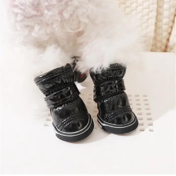 Bottes de neige coordonnantes pour petits chiens