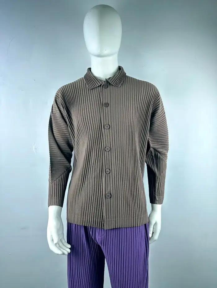 Chemise plissée WEPLEATS décontractée pour hommes printemps-automne en polyester élégante à offrir pour des occasions spéciales