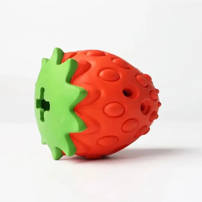 Balle à mâcher pour chien en forme de fraise