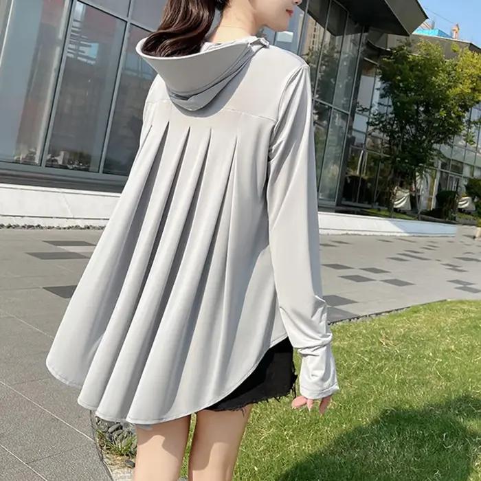 Veste asymétrique en polyester avec protection solaire intégrée à capuche et fermeture éclair pour femmes printemps été casual chic