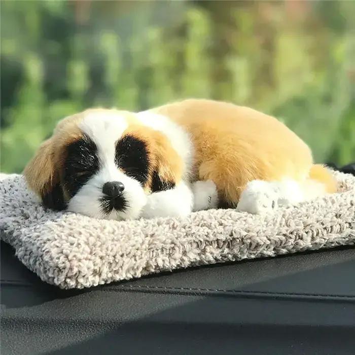 Ornement de chien mignon en peluche avec charbon de bambou pour voiture et maison ornemental décoratif auto-réfrigérant et désodorisant