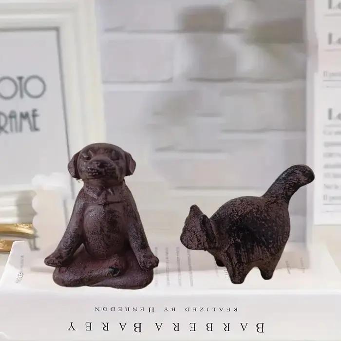 Statue de chien en résine pour yoga et méditation