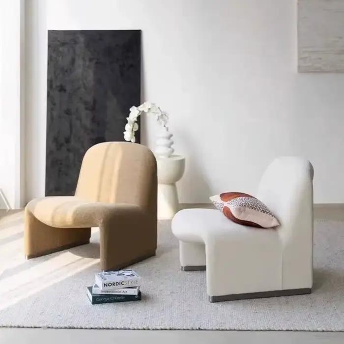 Chaise de salon simple élégante en cuir avec couverture en tissu flanelle pour un confort maximal, pour usage à domicile, occasions spéciales et cadeaux de qualité