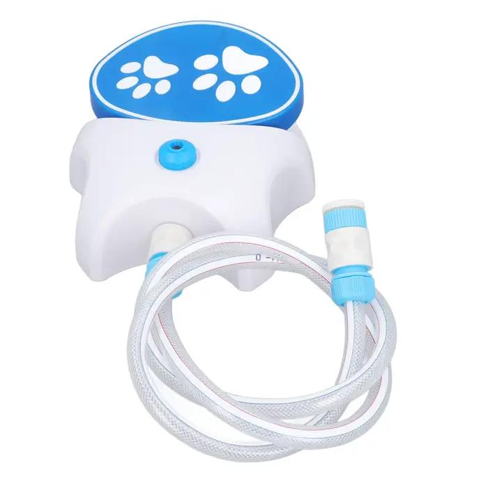 Distributeur d'eau pour chien activé étape sur pied avec tuyau