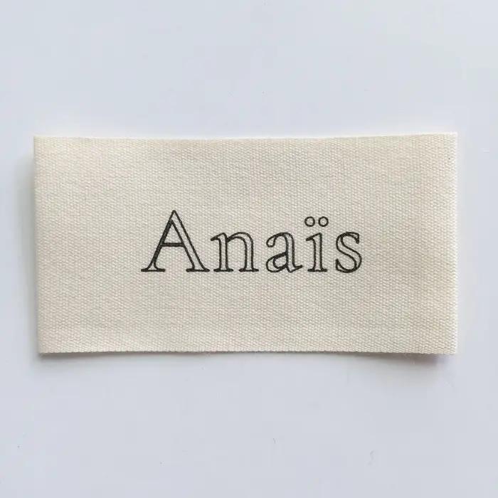 Étiquettes en coton biologique 100% personnalisables pour vêtements de bébé et sacs occassions spéciales écologiques hypoallergéniques