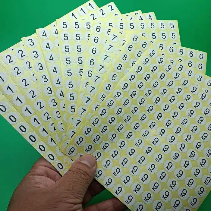 Autocollants numériques 13mm rouge sérigraphiés 0-9 chanceux pour personnalisation et organisation de tous les jours