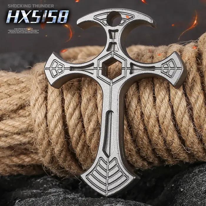 Pendentif croix de défense tactique en zinc pour hommes et femmes, polyvalent et discret, idéal pour les amoureux de plein air, cadeau unique pour les occasions spéciales