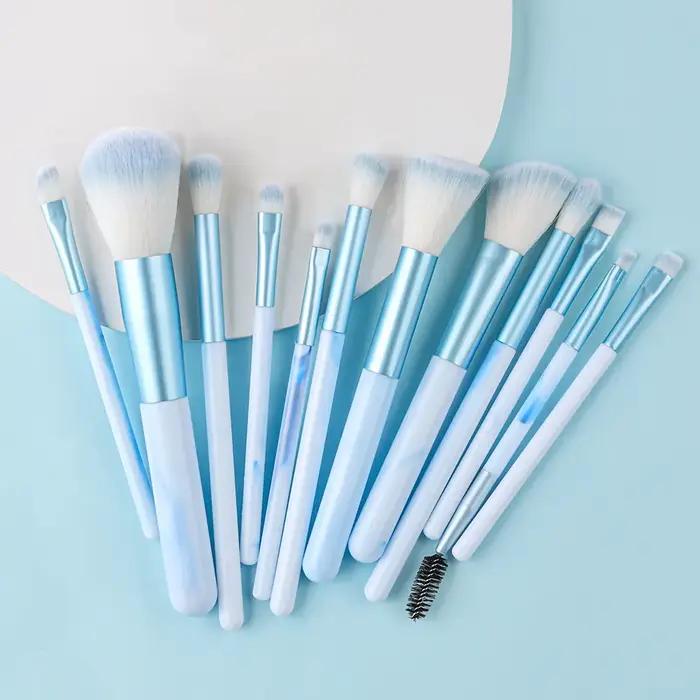 Ensemble de pinceaux de maquillage doux et moelleux pour femme