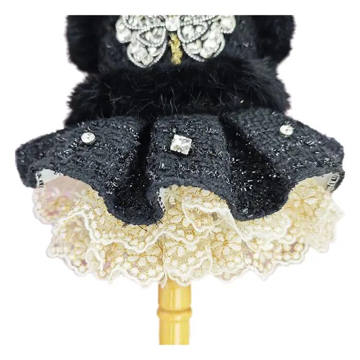 Robe de chien papillon noire élégante faite à la main avec biscuits