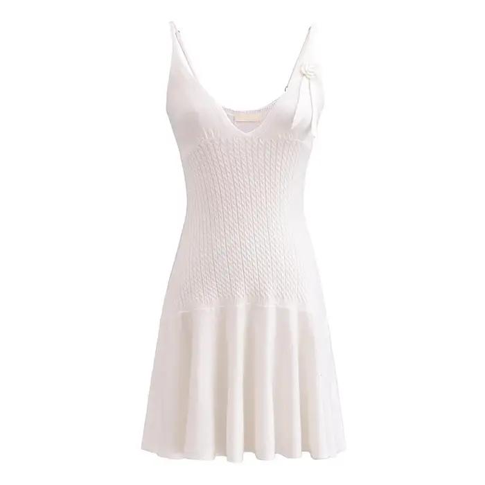 Mini robe en tricot à col en V pour femmes