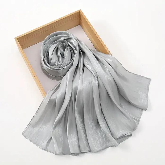 Hijab en velours polyester shimmer élégant pour femmes occasions spéciales et tenues quotidiennes