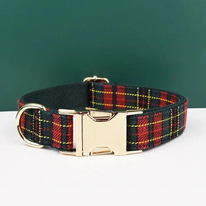 Collier pour chien avec motif écossais personnalisable tour de cou réglable pour animaux de compagnie style festive élégant à offrir pour chiens occasions spéciales