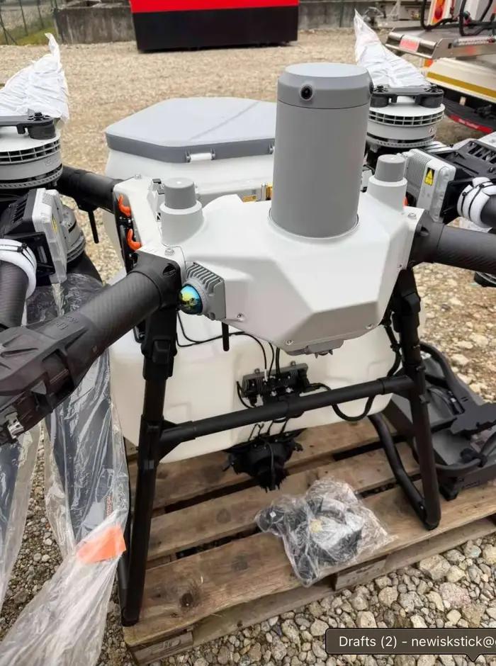 Pulvérisateur agricole AGRAS T100 avec pompe