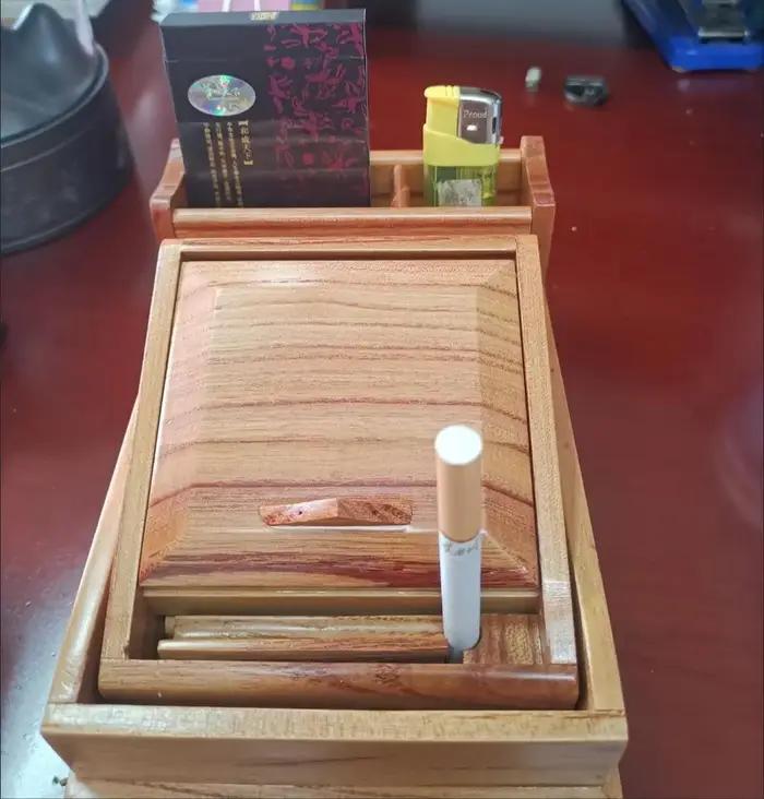 Boîte à cigarettes épaisse couleur bois presse de stockage de bureau
