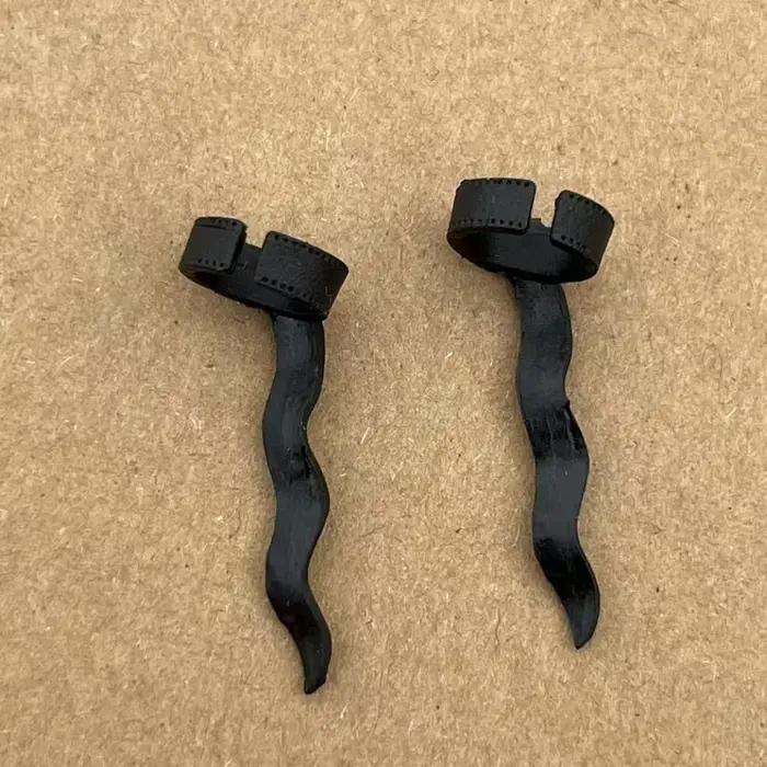 Accessoires de décoration DIY pour poupées 1/6 - Boucles d'oreilles, colliers, lunettes et plus ``` 最后是优化过的SEO标题,它包含了至少14个字,并且使用了自然的语言来描述产品的类型、风格、用途和场合: ```html ###TITRE### Accessoires de décoration DIY pour poupées 1/6 - Boucles d'oreilles, colliers, lunettes et plus ```