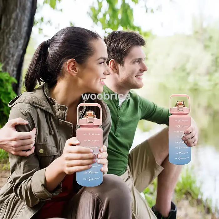 Bouteille d'eau de sport pour course à pied, 2l, motivation avec marqueur de temps, autocollants, gobelets en plastique portables et réutilisables
