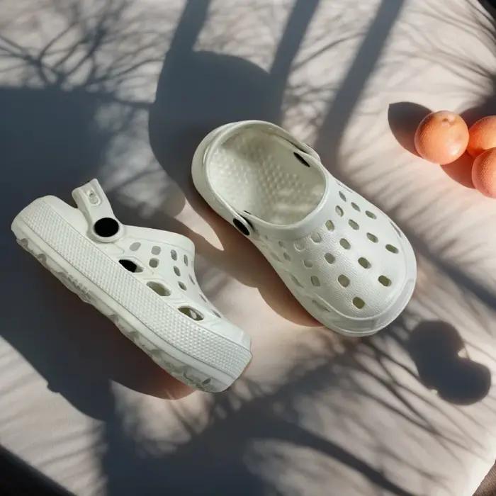 Chaussures de plage adorables pour enfants