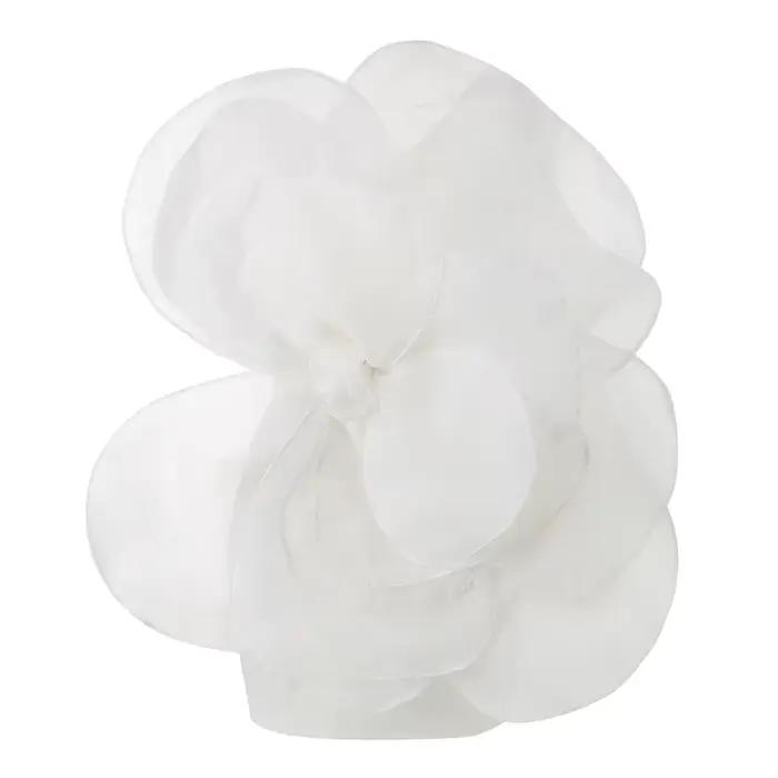 Robe d'été blanche à fleurs décoratives