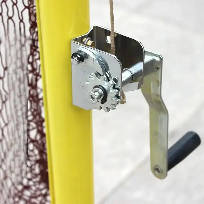 Outil de tensionnement multifonctionnel pour filet de volley-ball