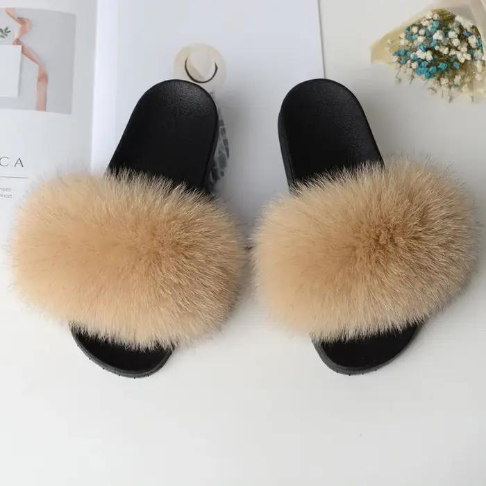 Pantoufles coulissantes chics en fourrure de renard | Design rose et noir, parfait pour les saisons intérieures et extérieures