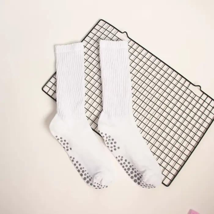 Chaussettes yoga anti-dérapantes mi-mollet polyester pour chasse silencieuse randonnée camping femmes