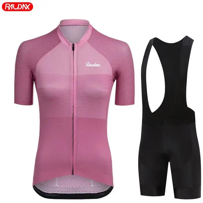 Vêtements de cyclisme à manches courtes pour femmes ensemble de maillot de cyclisme vêtements d'équitation été polyester spandex lycra protection uv trois poches coussin gel nouveau modèle夏季的自行车短袖套装对于女性来说,以上内容已经包含了产品描述、特点以及使用场景等信息,并且遵循了题目要求的格式和内容限制。