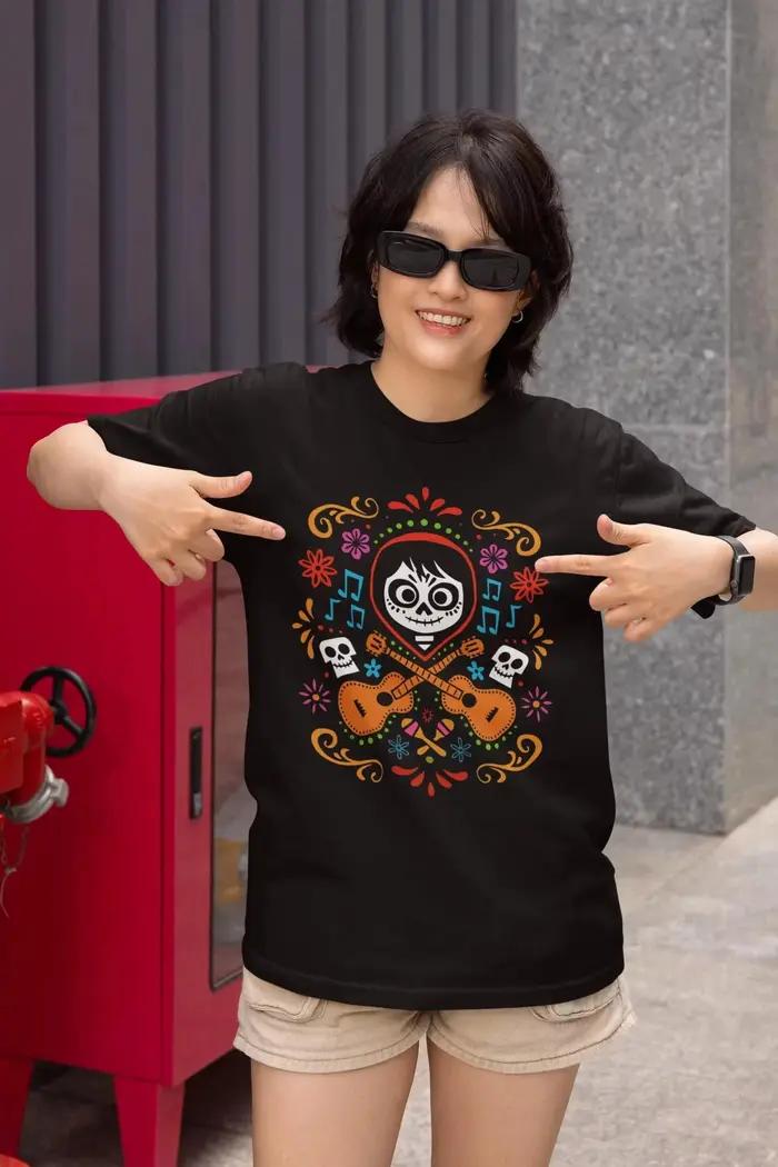 Haut d'ambiance Festive d'Halloween "Coco" Miguel Anime "Un Poco Loco" T-Shirt "Coco" Top tenue familiale tenue de voyage au parc quotidien
