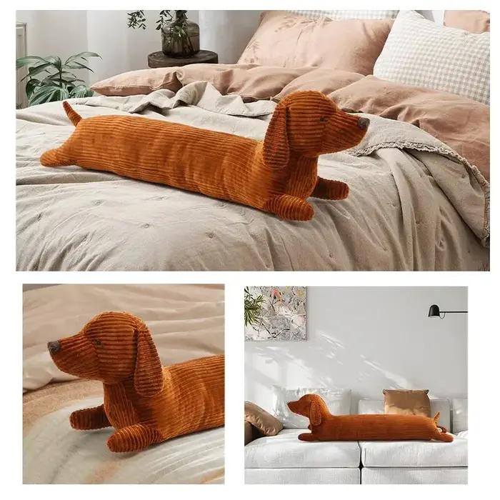 Oreiller en peluche chien teckel