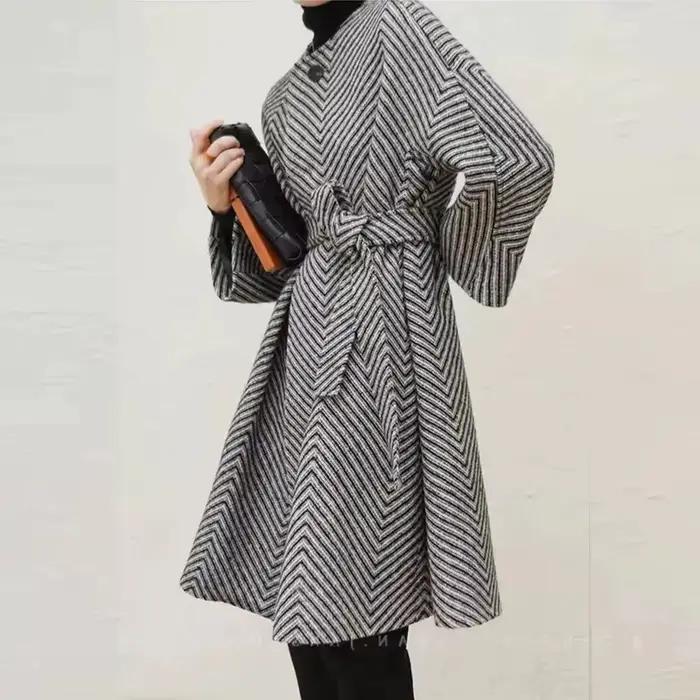 Manteau en laine feutrée haut de gamme pour femme, motif à chevrons, style Hepburn, niche, début du