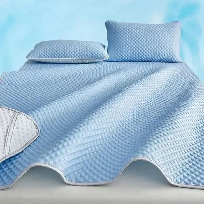 Matelas rafraîchissant d'été, respirant, doux pour la peau, tapis de lit en soie glacée, lavable, li