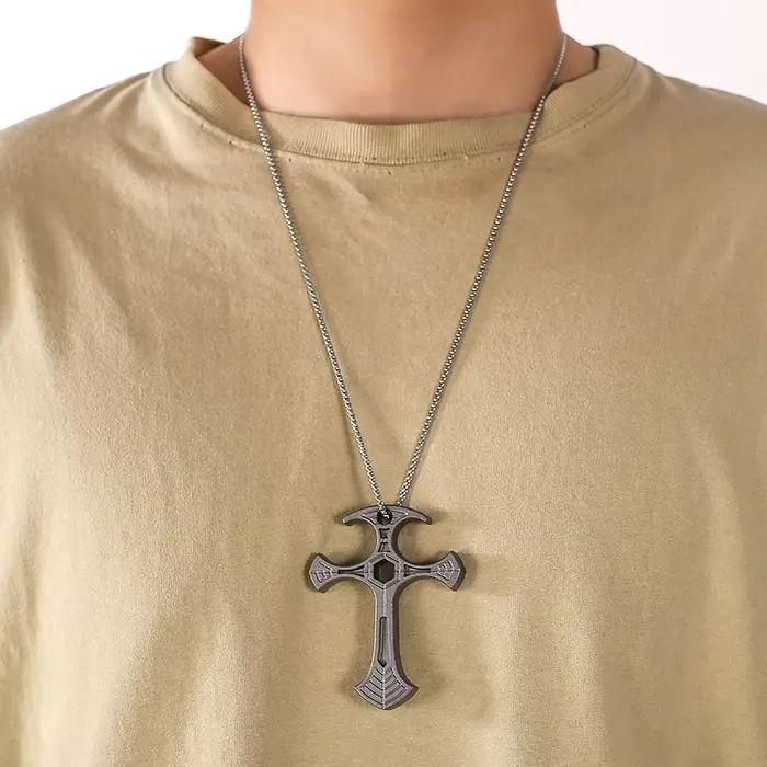 Pendentif croix de défense tactique en zinc pour hommes et femmes, polyvalent et discret, idéal pour les amoureux de plein air, cadeau unique pour les occasions spéciales