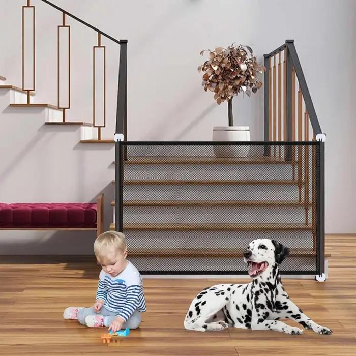 Barrière pliante pour chat et chien adaptable intérieure et extérieure en plastique robuste pour sécuriser escaliers, salles de bain, jardins, garages et plus