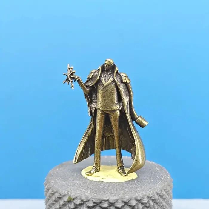 Figurine miniature de commandant naval en laiton vintage